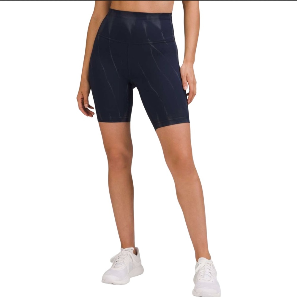 Lululemon wunder  train biker shorts 8” inseam  Size 4⭐️
